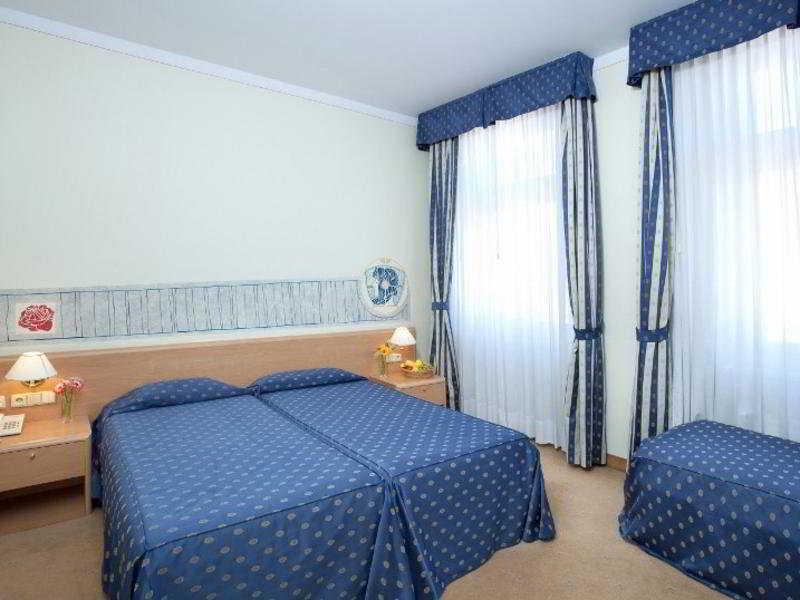 Hotel Tivoli Praga Esterno foto