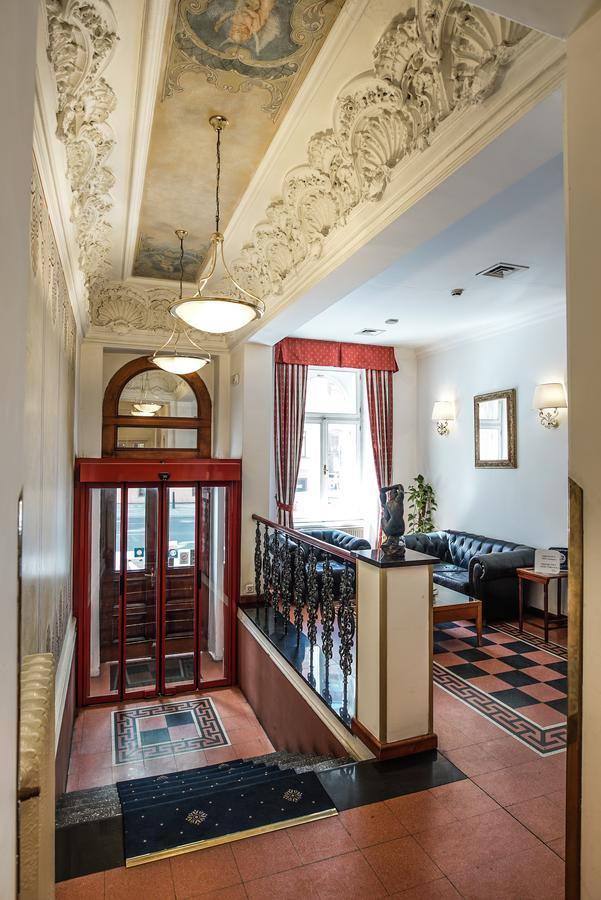 Hotel Tivoli Praga Esterno foto