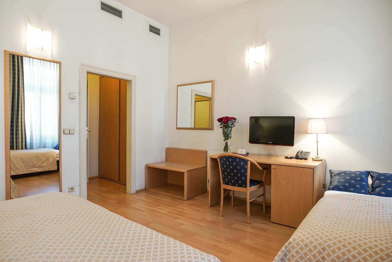 Hotel Tivoli Praga Esterno foto