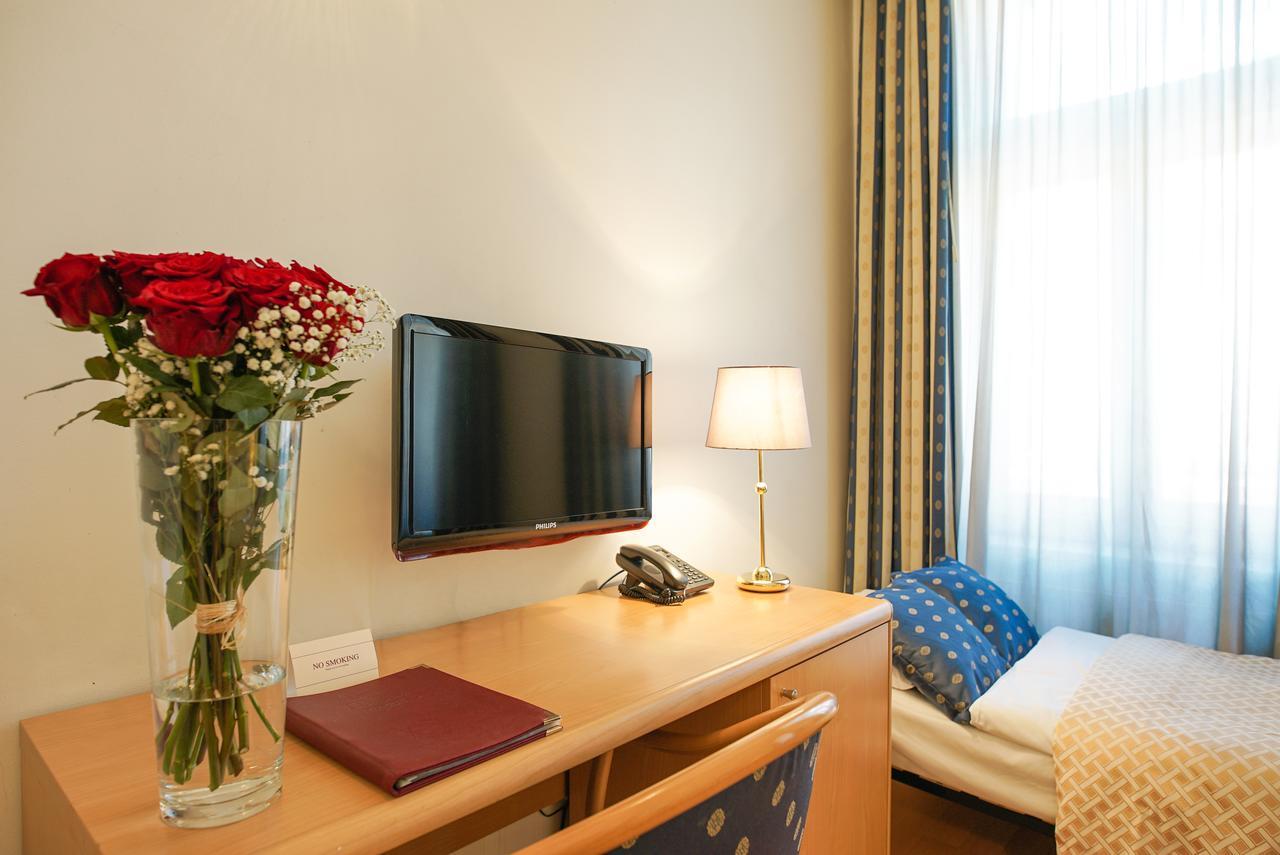 Hotel Tivoli Praga Esterno foto